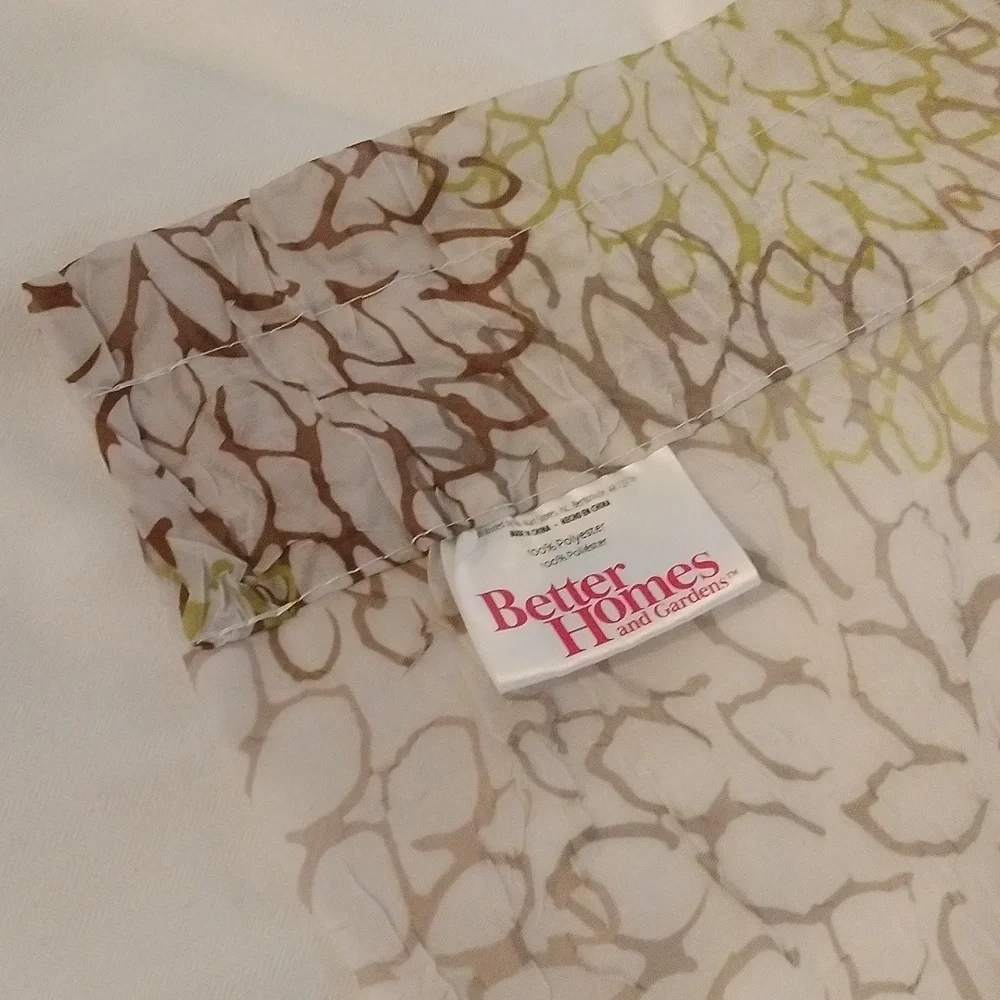 ⚜️ Better Homes and Gardens Sheer Curtains, set of 2.